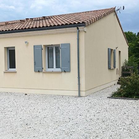 Meuble De Tourisme Classe 3 Etoiles Le Ptit Coin De Soleil - Saint Ciers D'Abzac Eksteriør billede