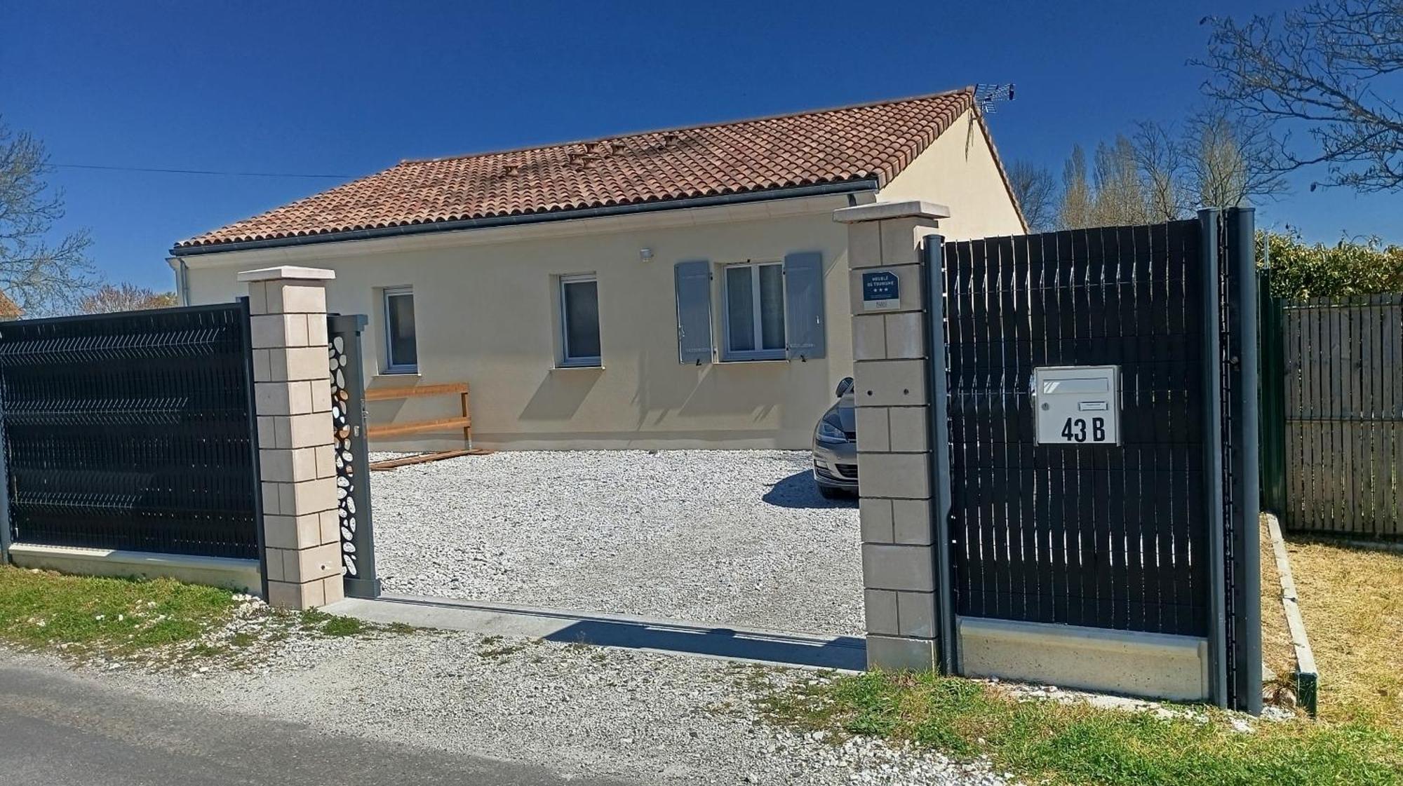 Meuble De Tourisme Classe 3 Etoiles Le Ptit Coin De Soleil - Saint Ciers D'Abzac Eksteriør billede